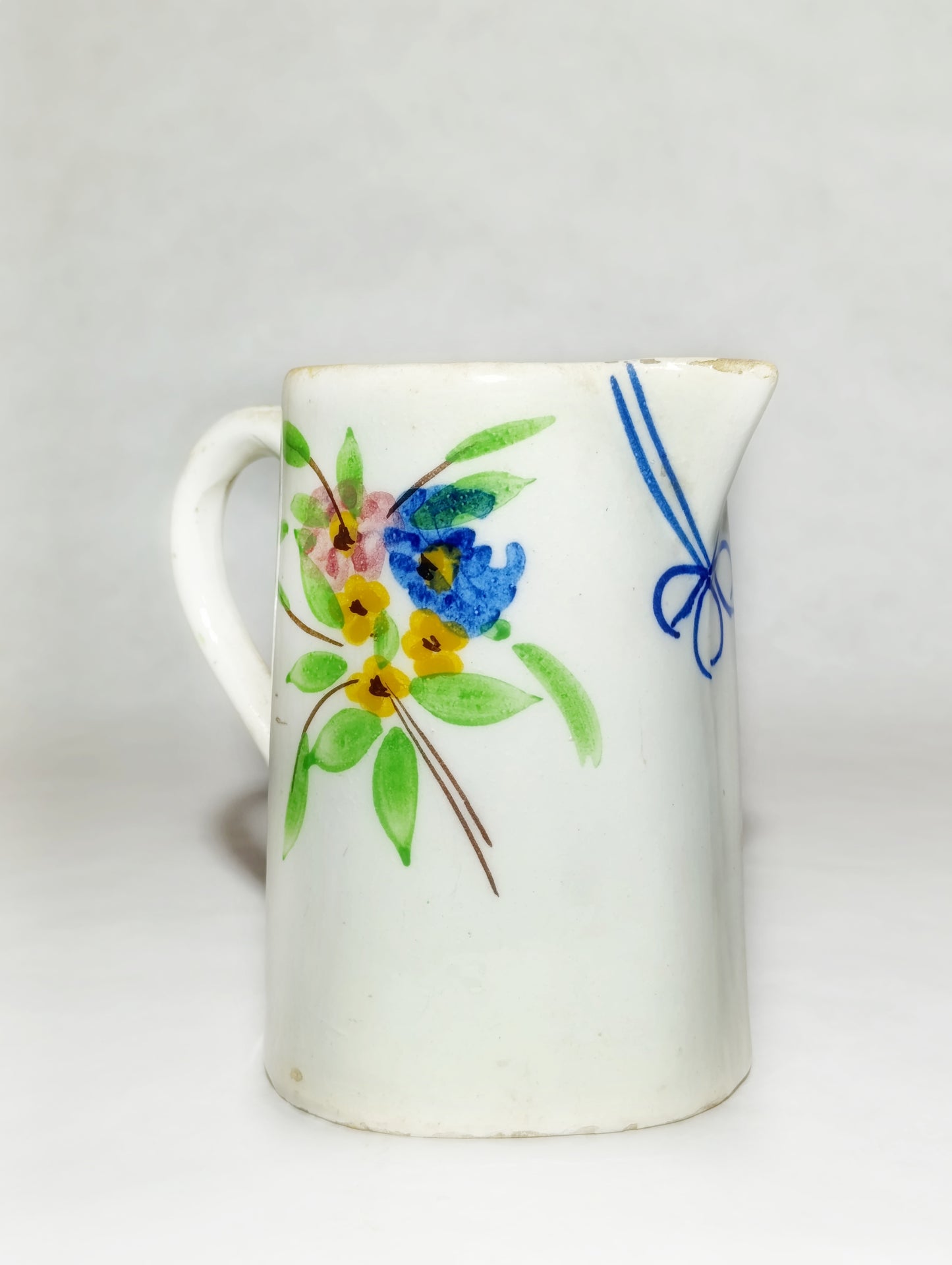 Jarra de Cerámica Decorada con Lazo Azul y Motivos Florales | Cerámica popular valenciana