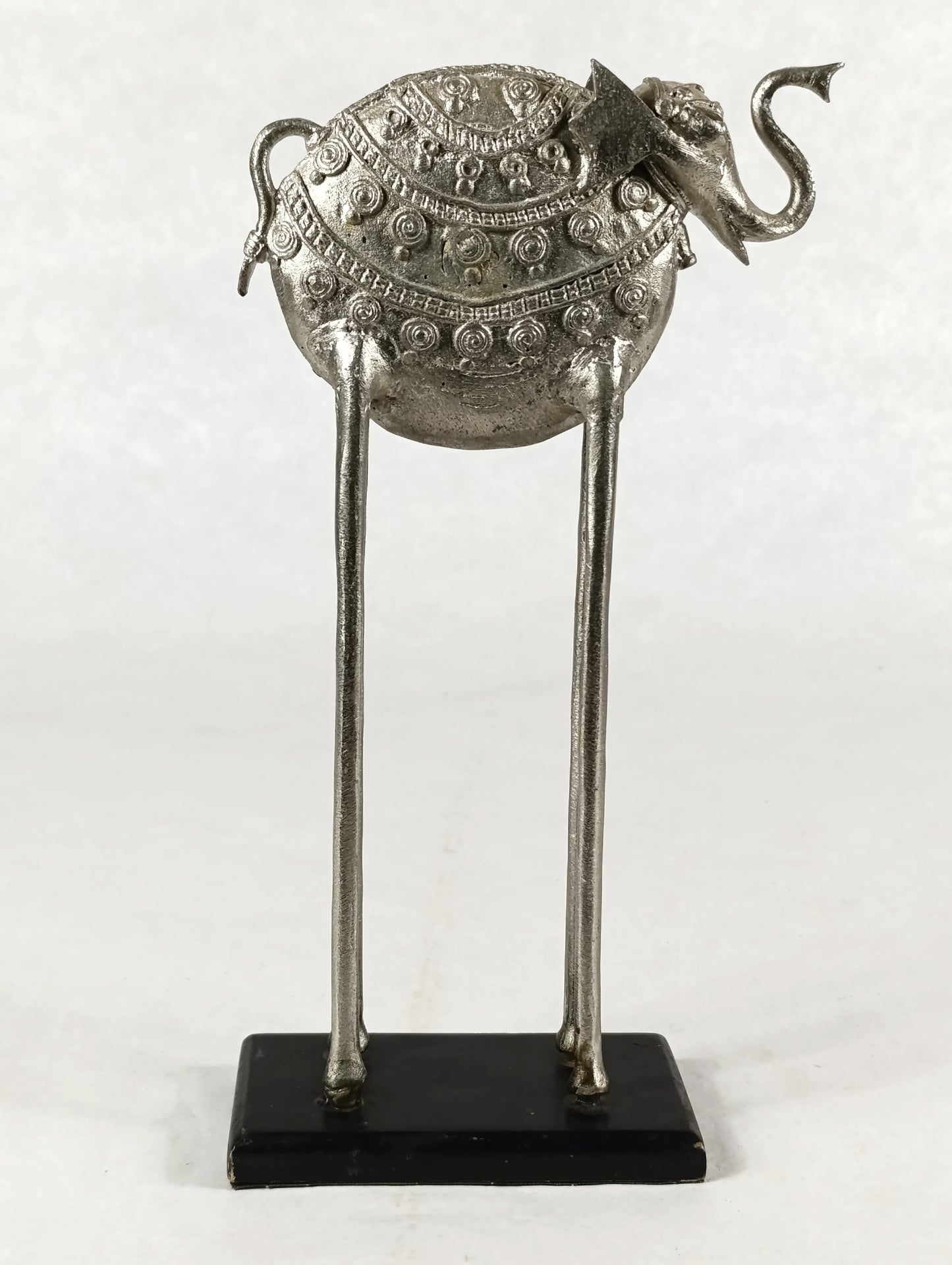 Figura Decorativa de Elefante Estilo Dalí