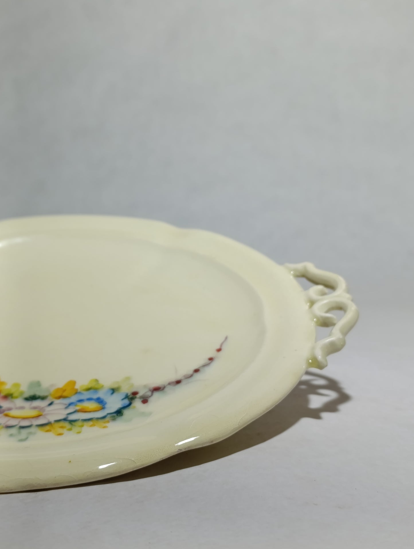Plato de Cerámica Alcora Grande con Motivo Floral