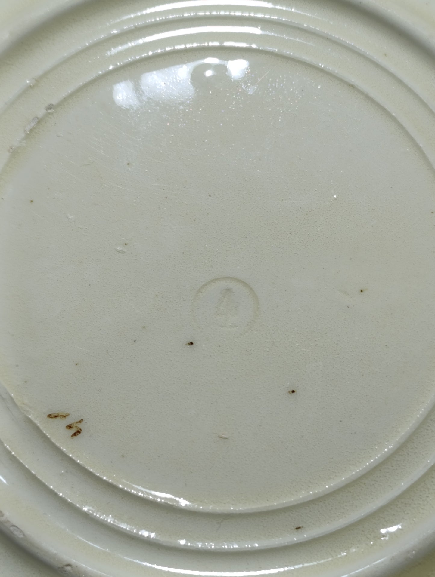 Plato de Cerámica Alcora con Motivo Floral