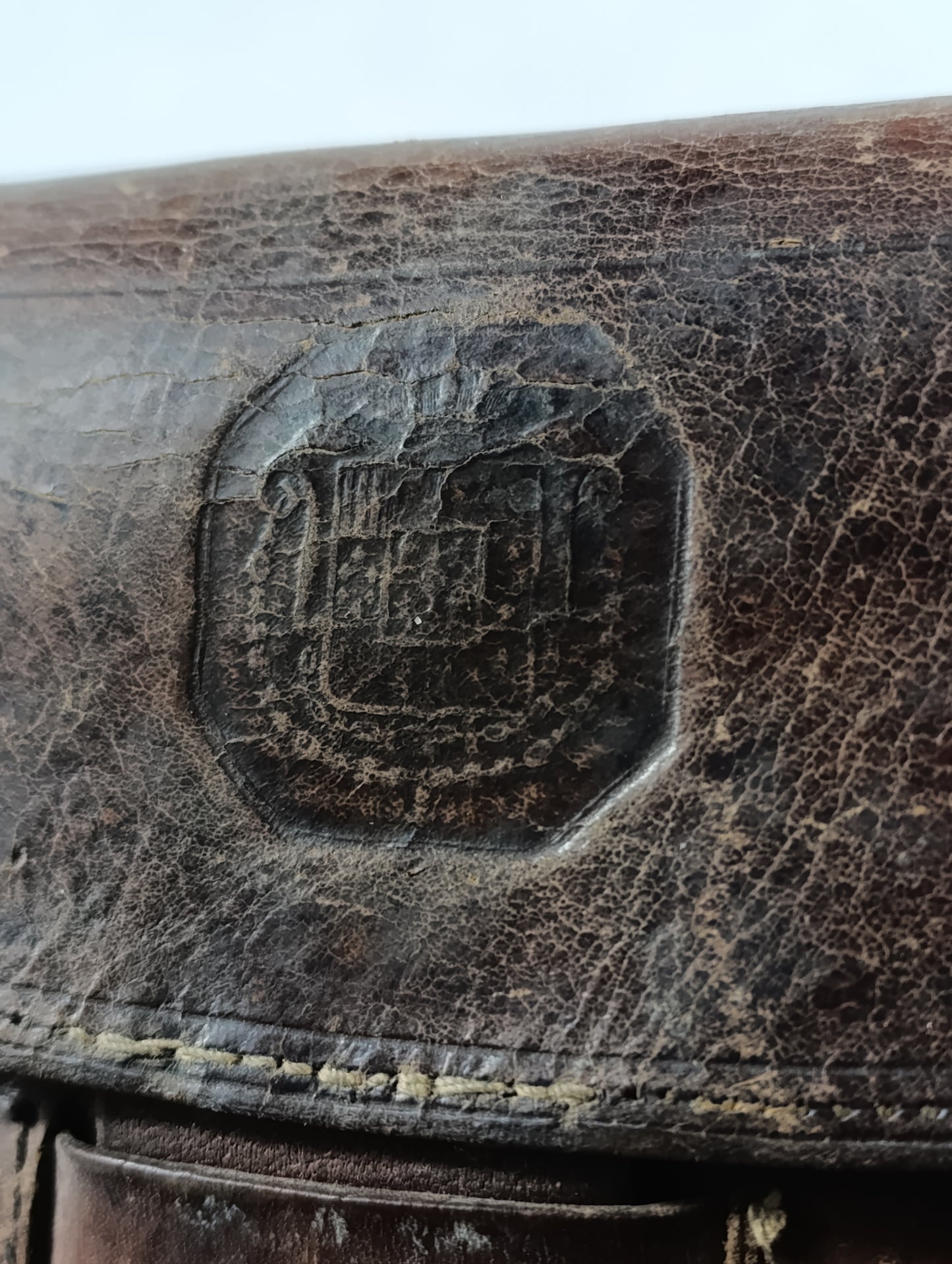 Portadocumentos de cuero marrón envejecido | Época de Fernando VII