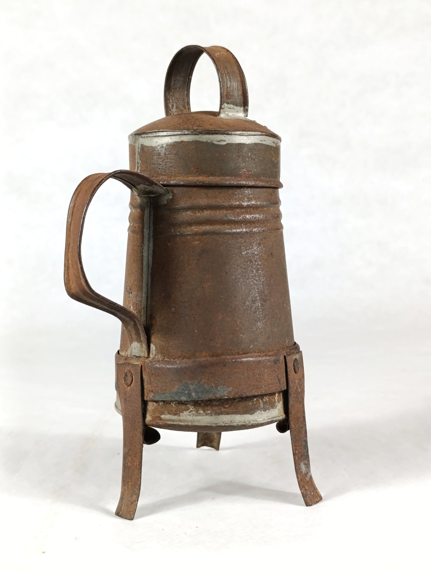 Antiguo Bote para Tamizar en Metal