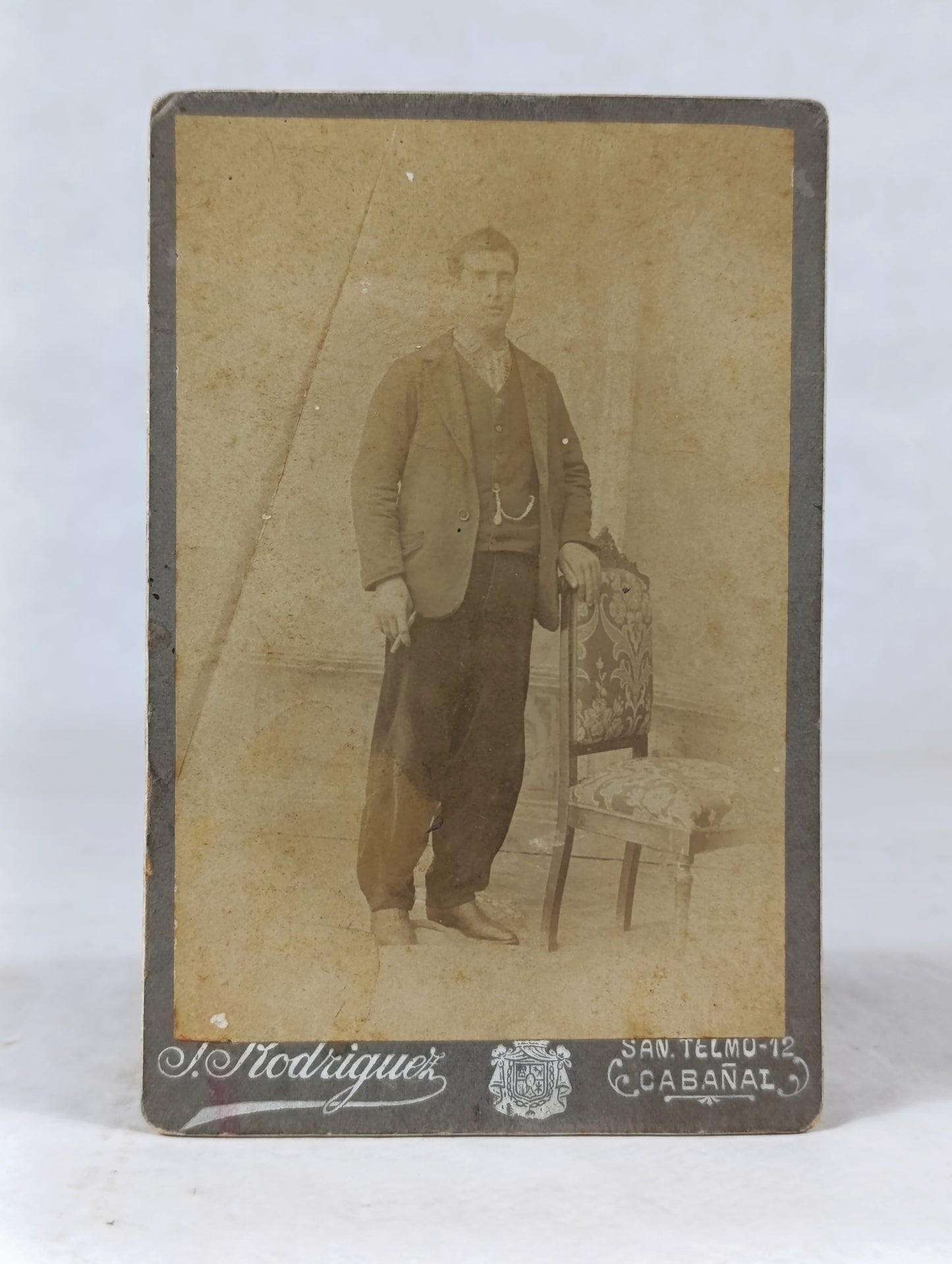 Fotografía de Estudio de Hombre finales del s. XIX | J. Rodríguez | San Telmo 12, Cabañal, Valencia