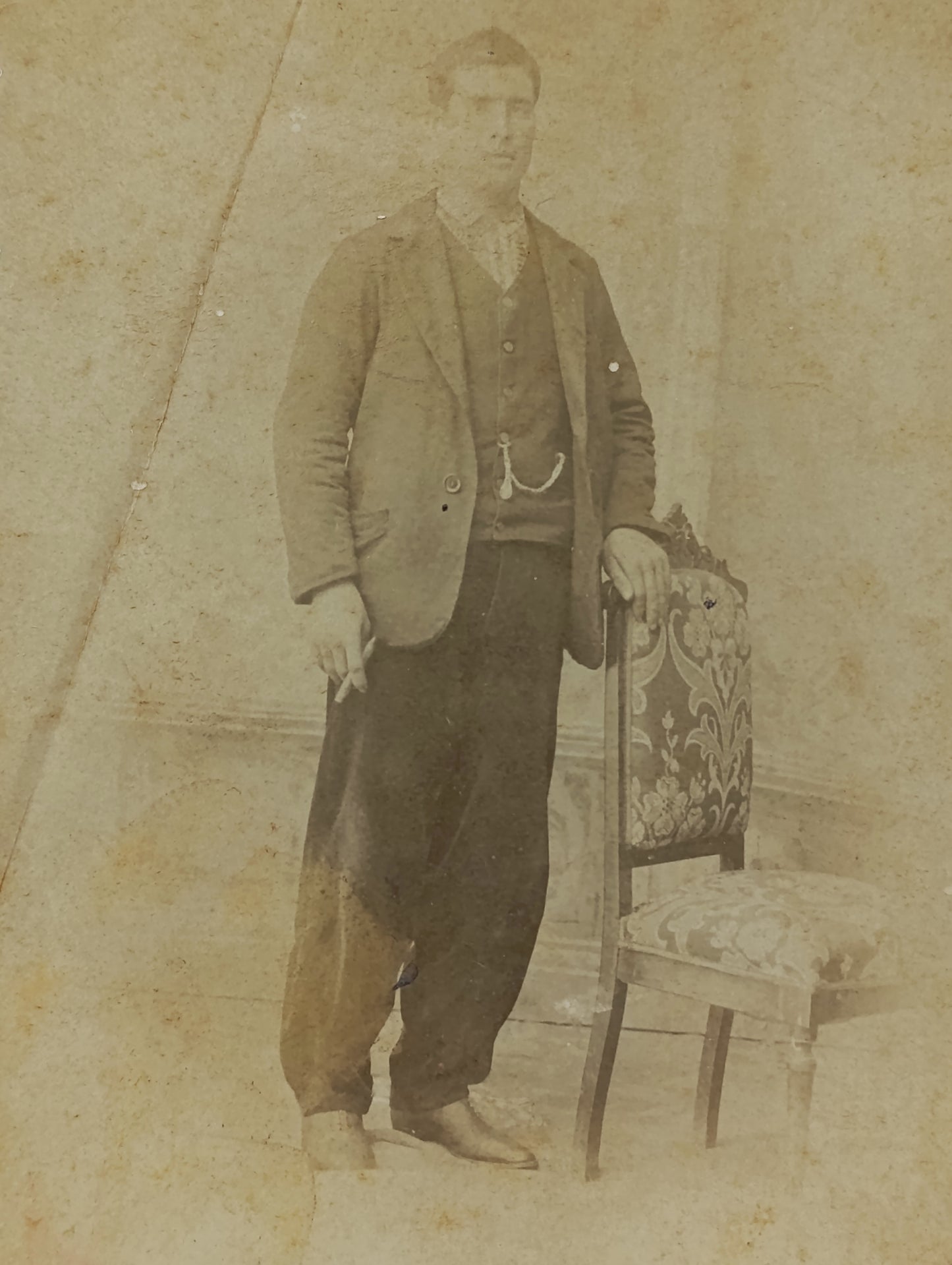 Fotografía de Estudio de Hombre finales del s. XIX | J. Rodríguez | San Telmo 12, Cabañal, Valencia
