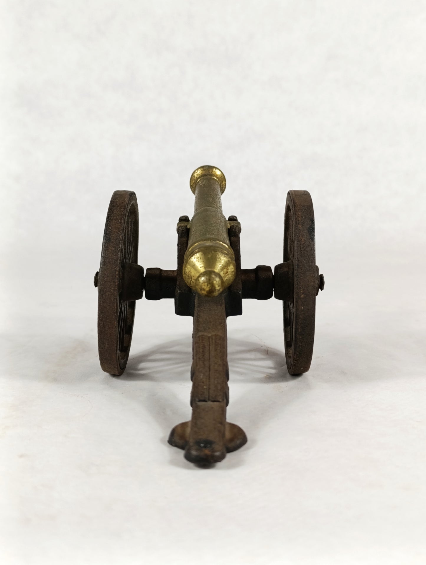 Miniatura de Cañón Antiguo en Hierro y Bronce