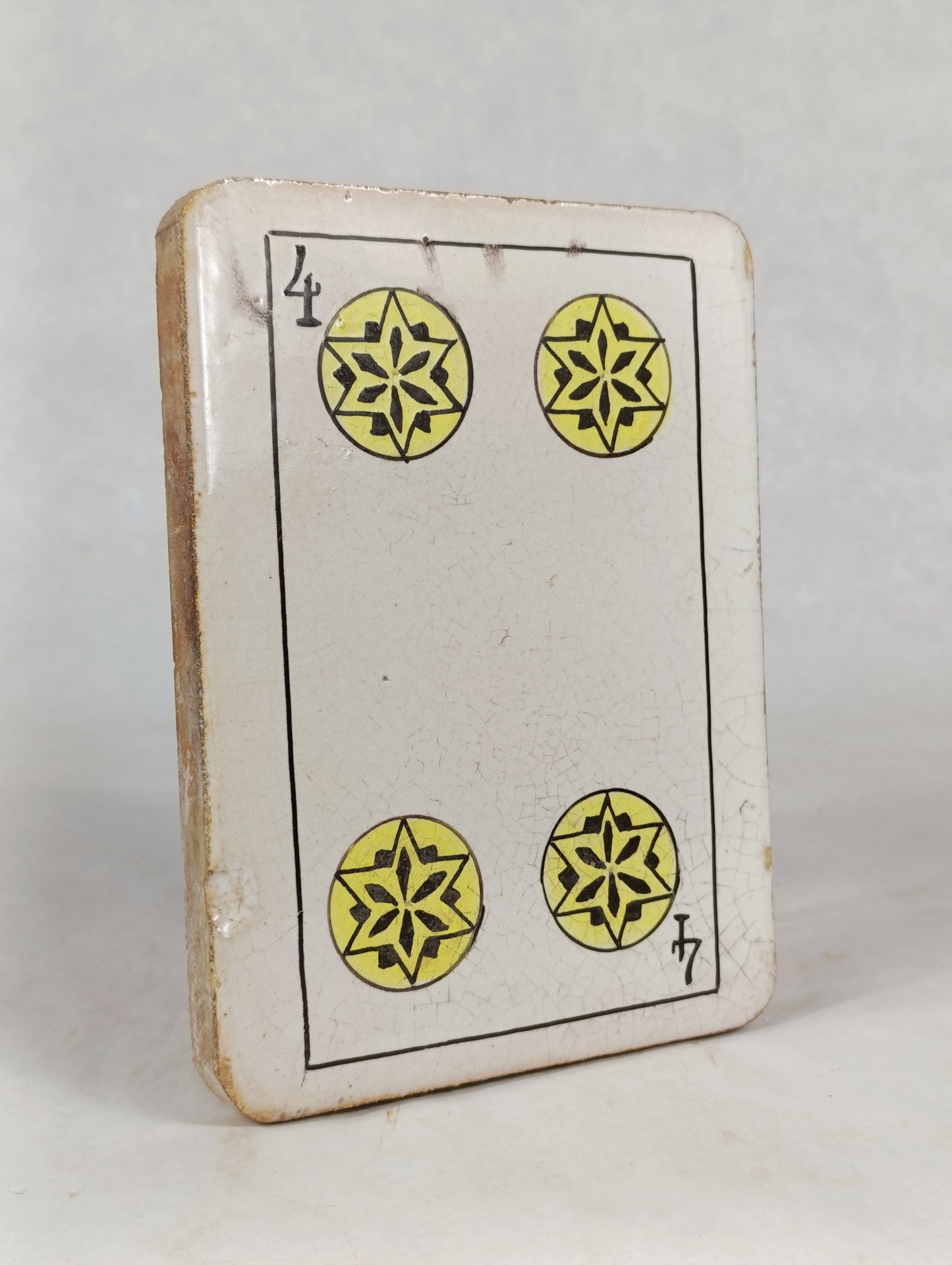 Azulejos Decorativos de Cerámica con Diseño de Cartas de Oros | Arte Tradicional de la Baraja Española