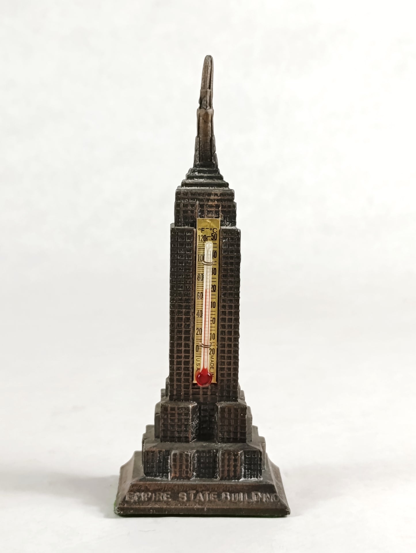 Termómetro en forma de Empire State Building