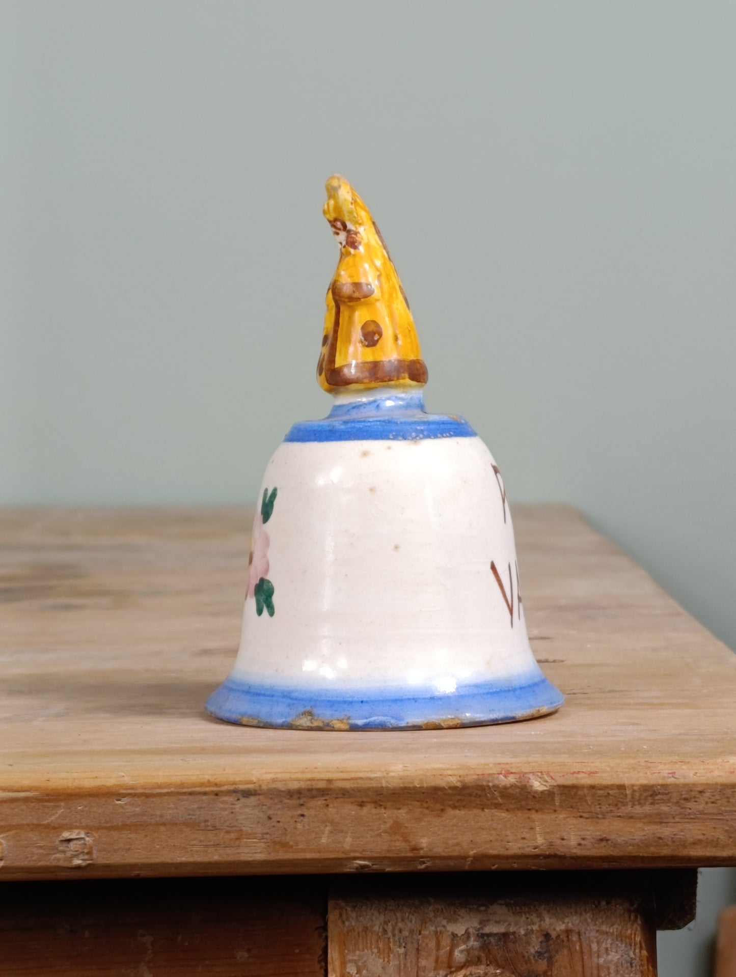Campanita de cerámica de Manises | Virgen de los Desamparados | Recuerdo de Valencia