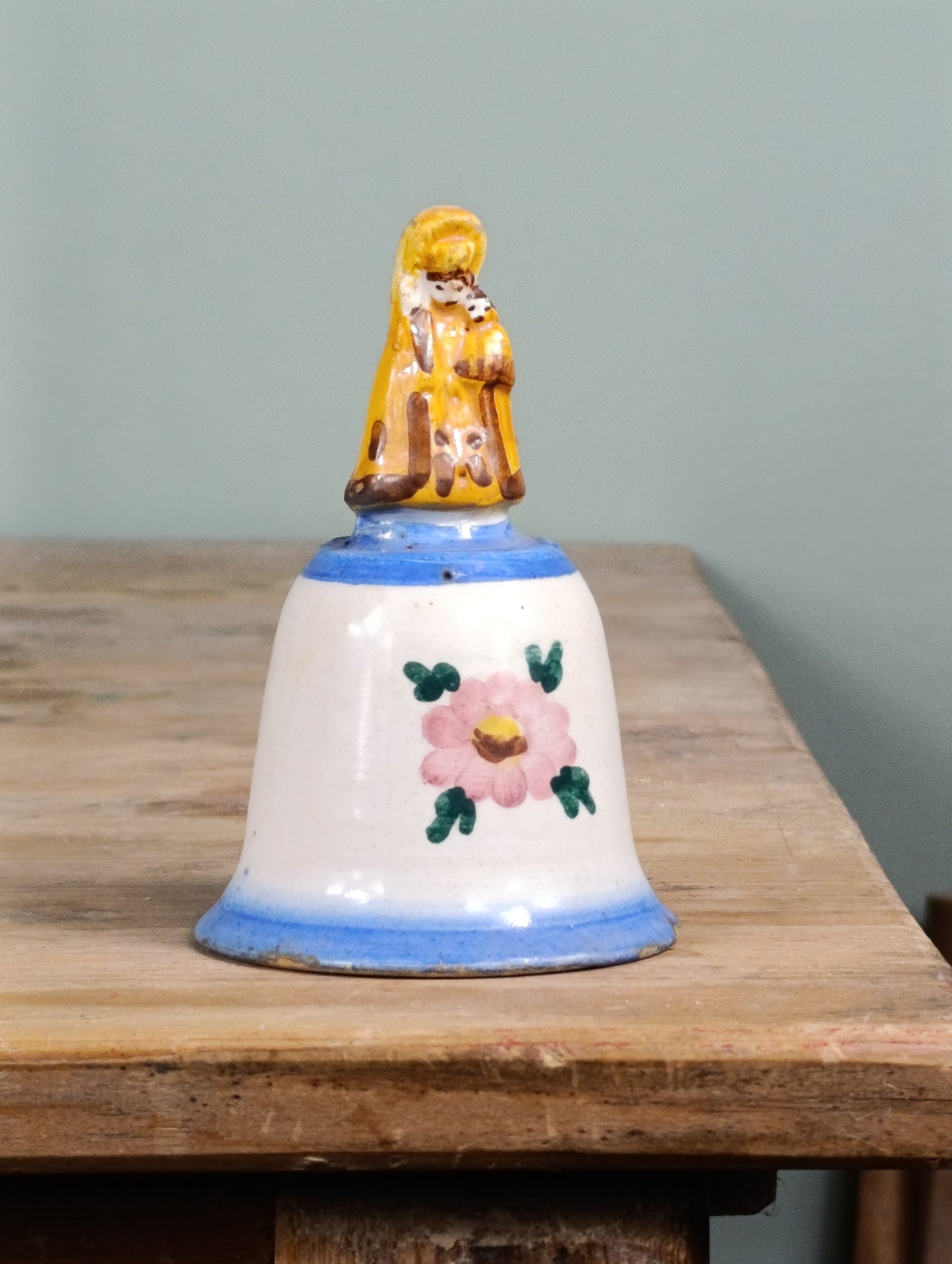 Campanita de cerámica de Manises | Virgen de los Desamparados | Recuerdo de Valencia