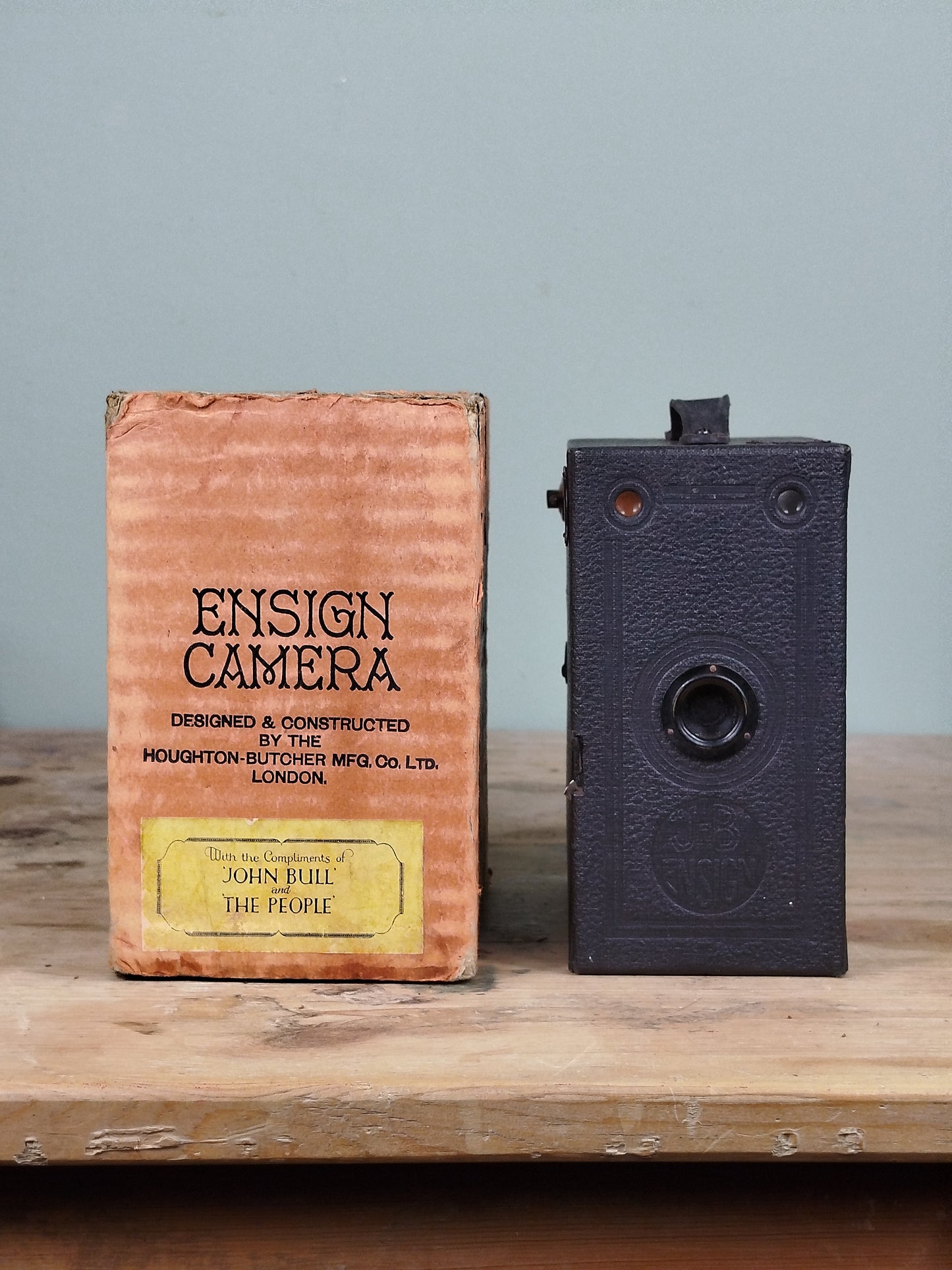 J-B Ensign | Cámara de caja inglesa