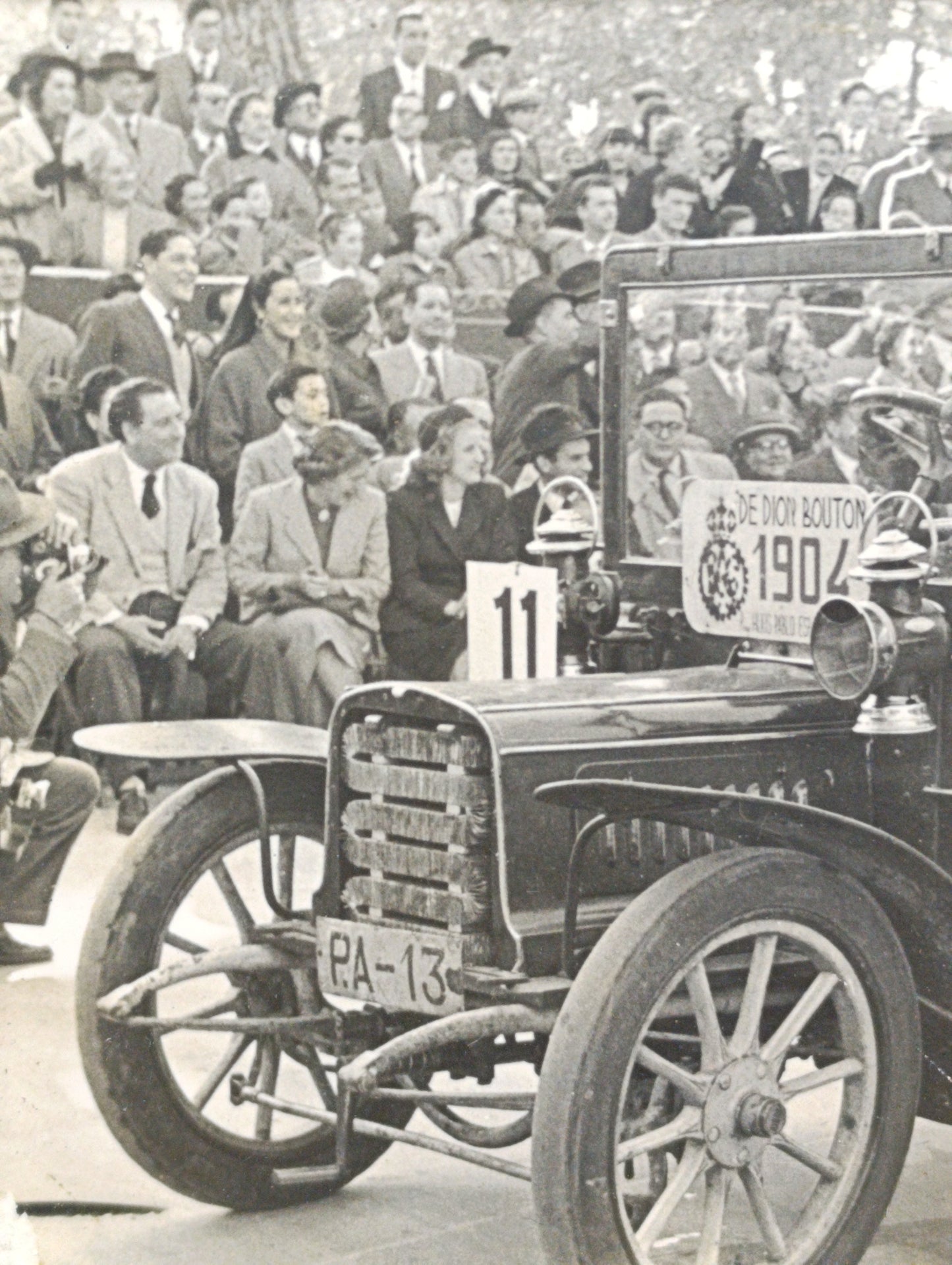 Fotografía original enmarcada del coche de Pablo Esparza y Velázquez de Carvajal