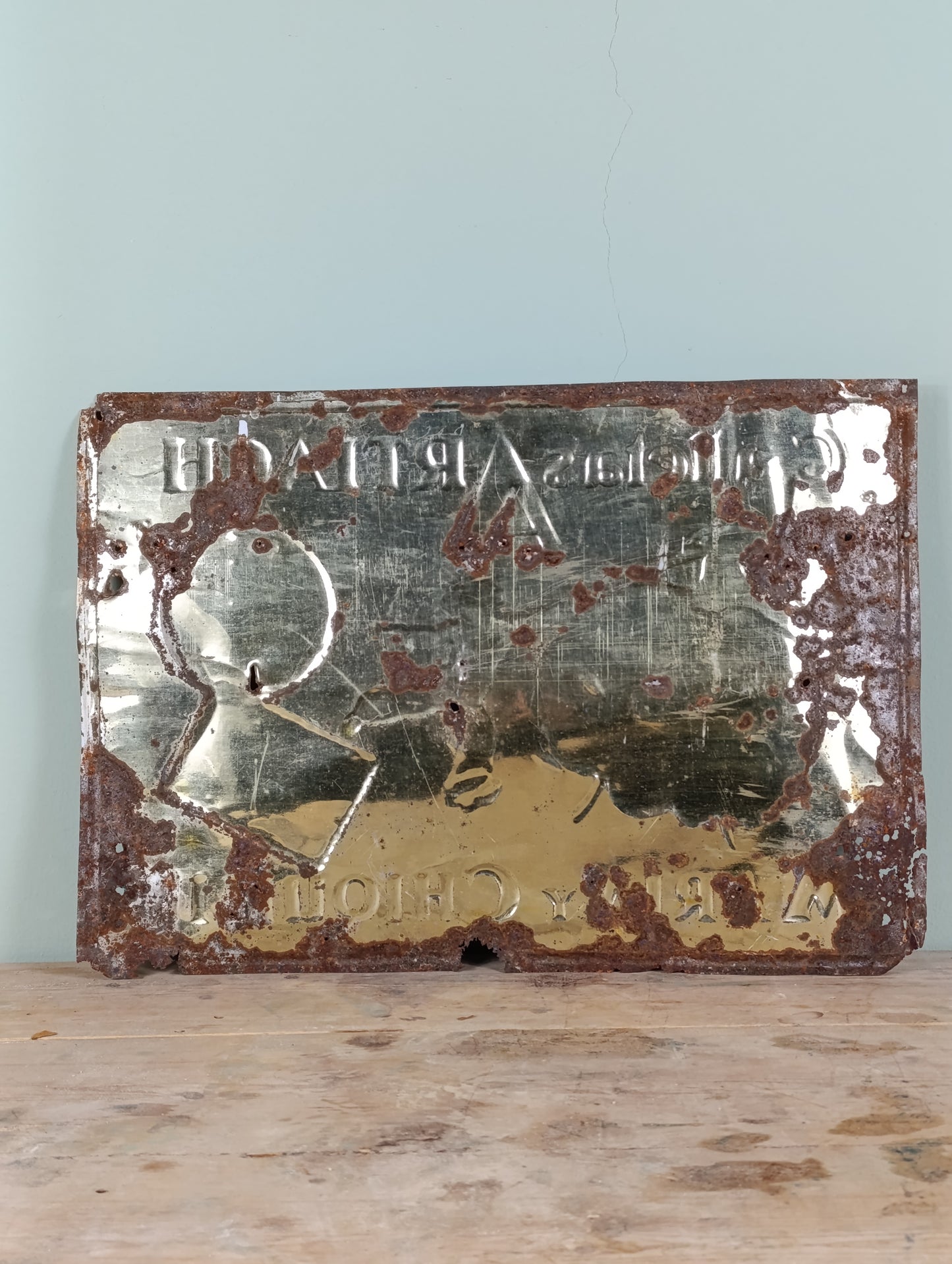 Antiguo cartel de publicidad de chapa Galletas Artiach María y Chiquilín