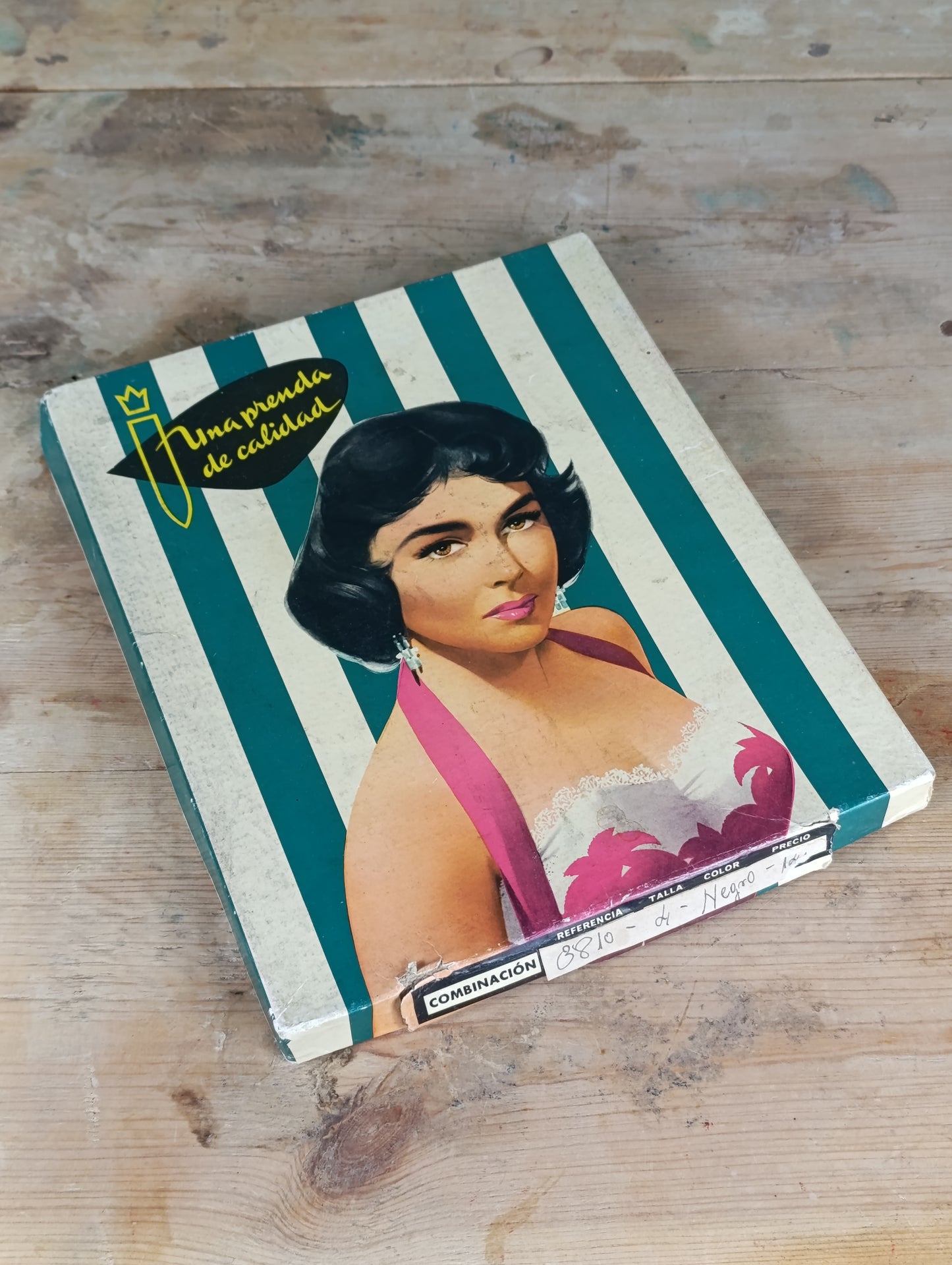 Caja antigua de prendas para mujer | Años 60 | vintage