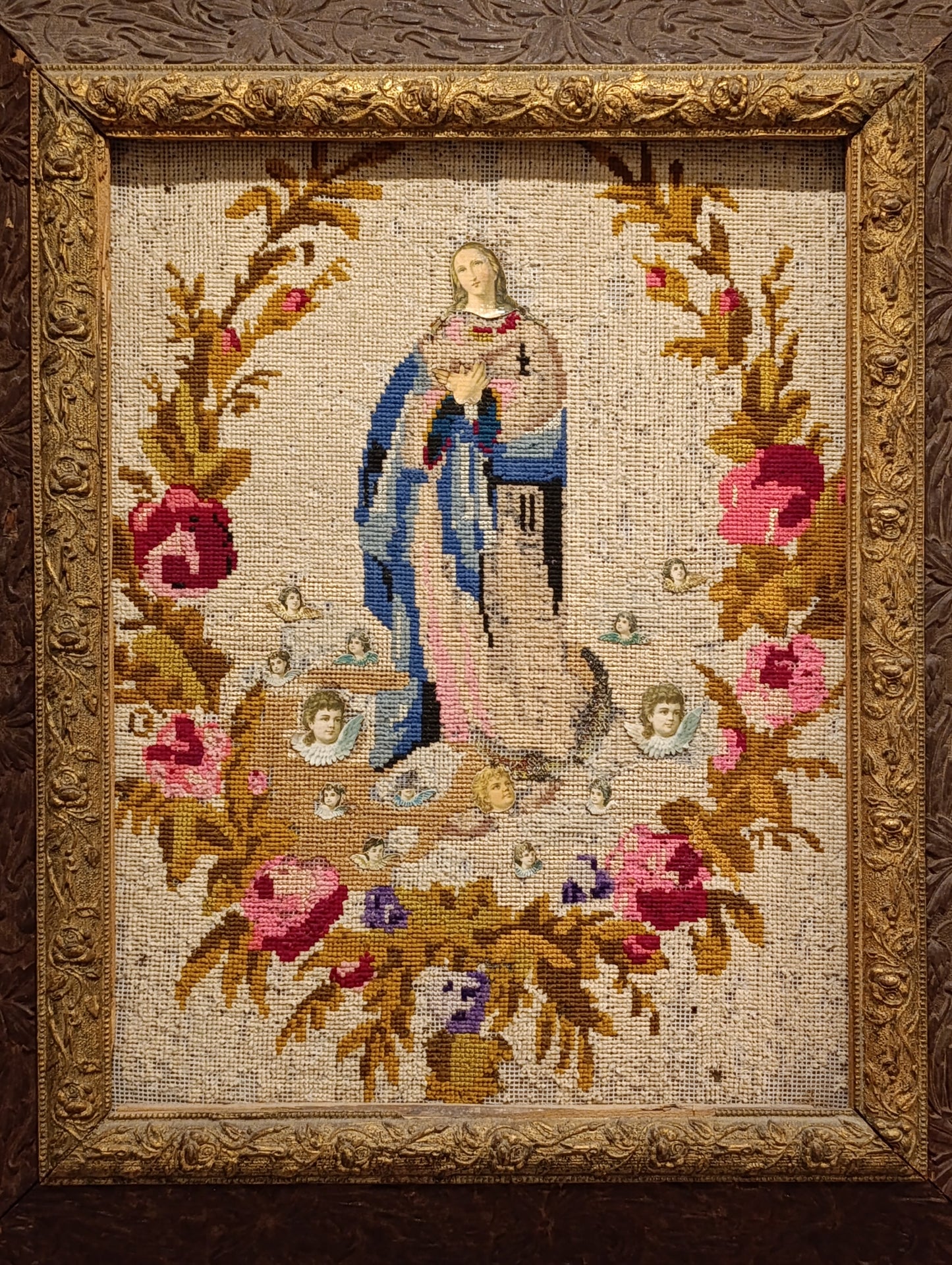 Bordado a mano de la Inmaculada