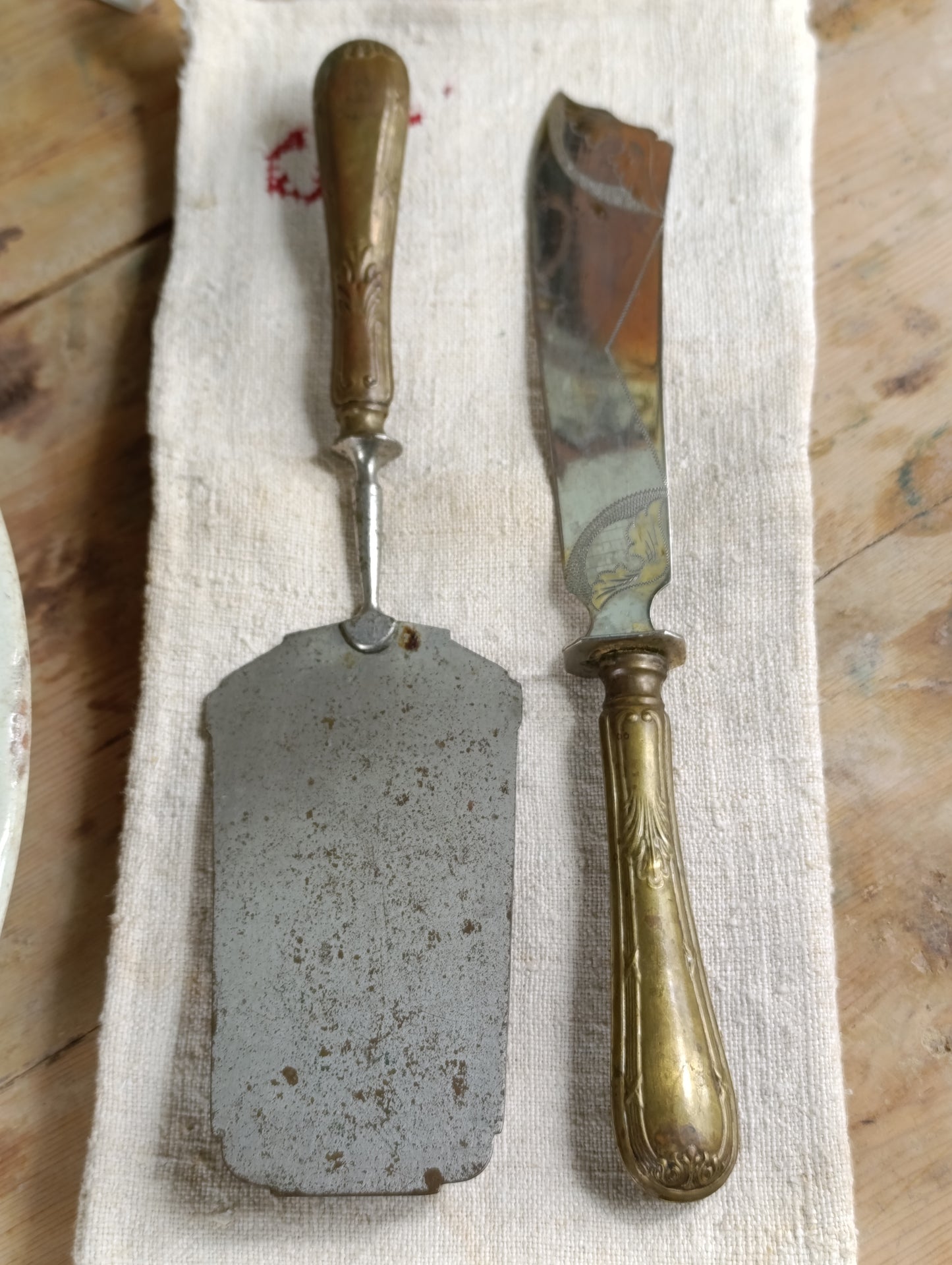 Juego de Cuchillo y Pala Decorativa | Años 20