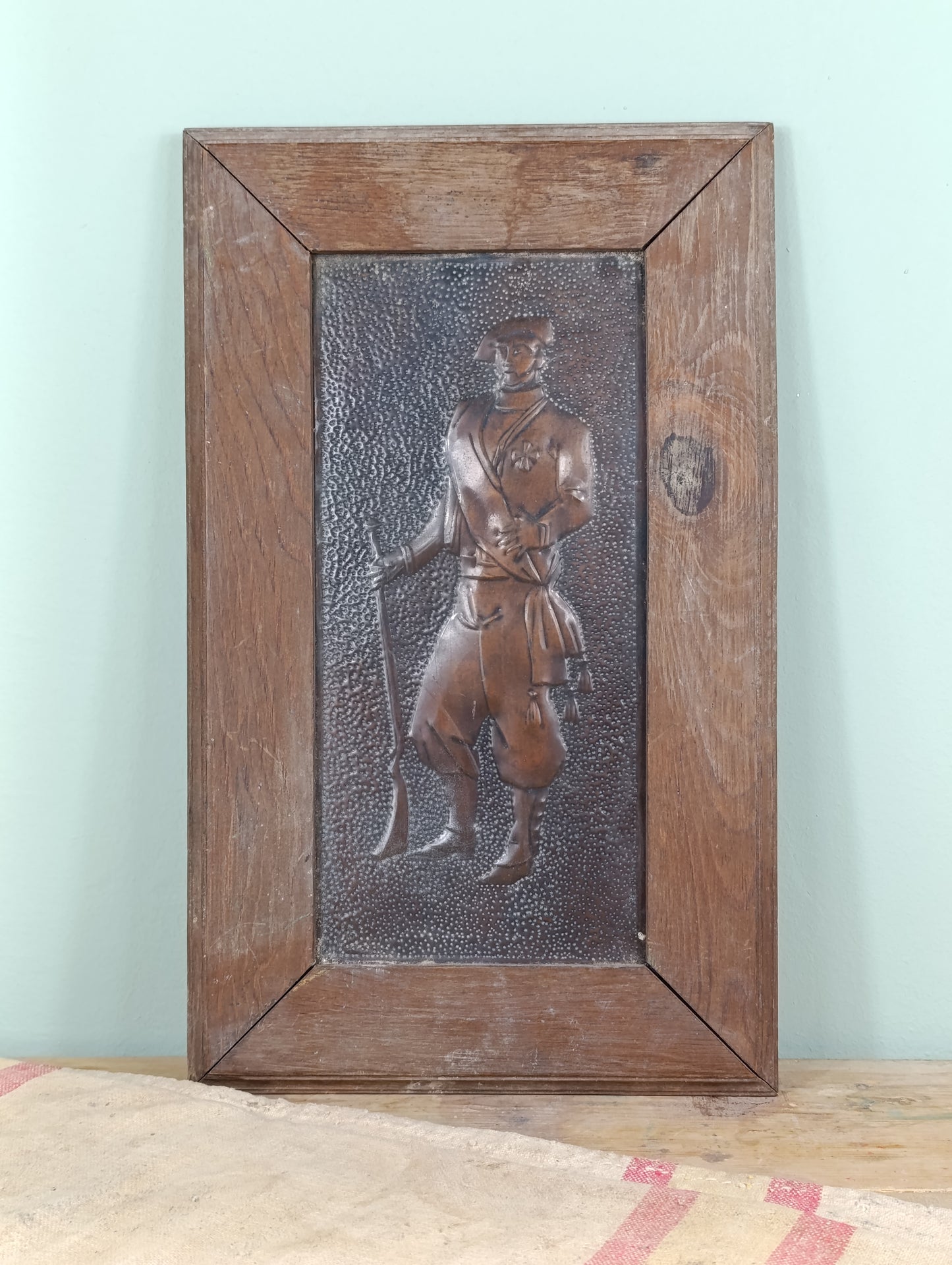 Cuadro de Cobre Repujado Figura Militar