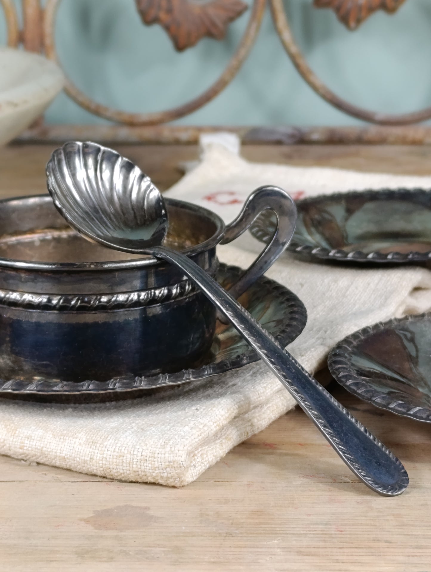 Juego de Platos y Azucarero con Baño de Plata