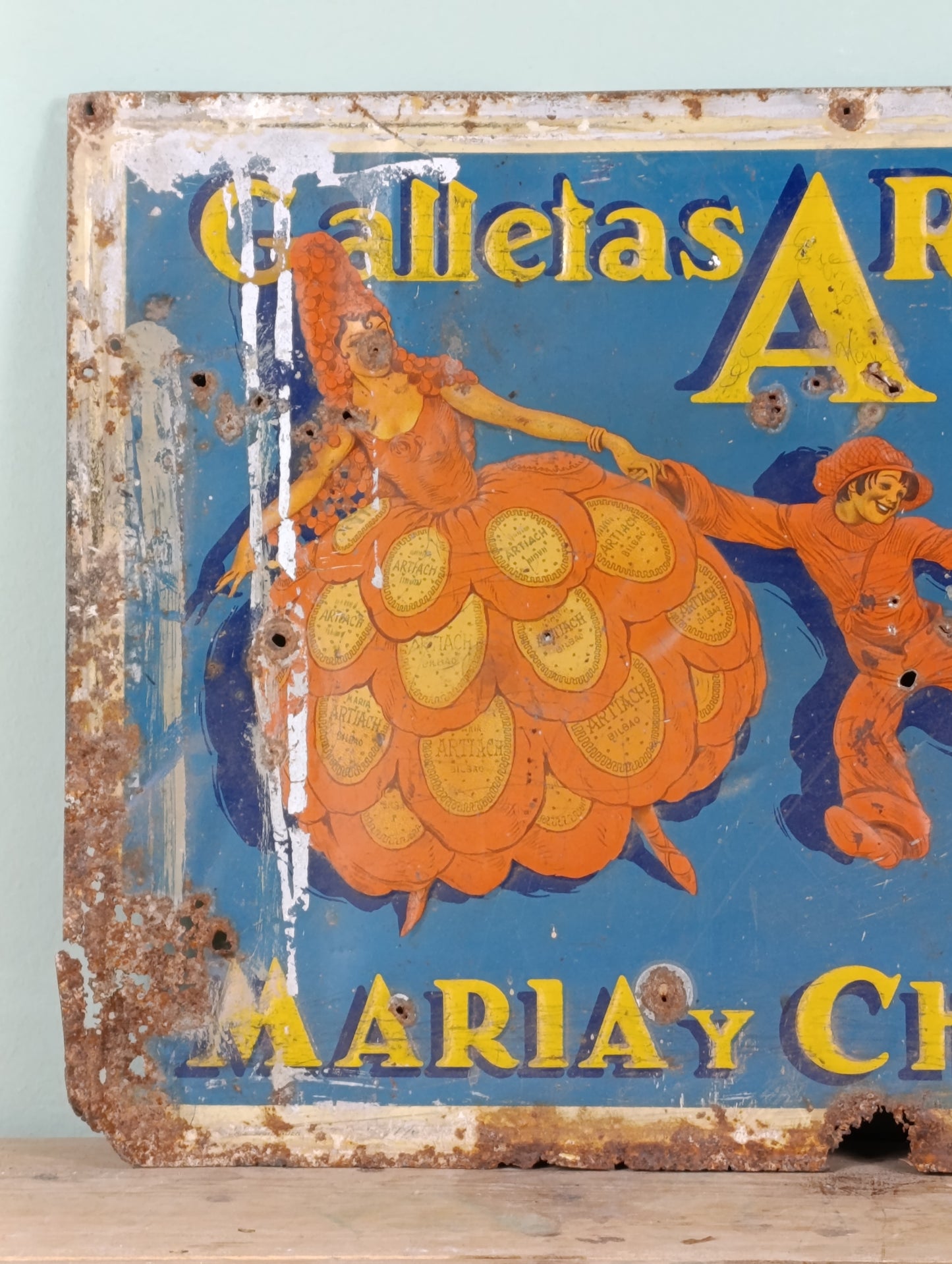 Antiguo cartel de publicidad de chapa Galletas Artiach María y Chiquilín
