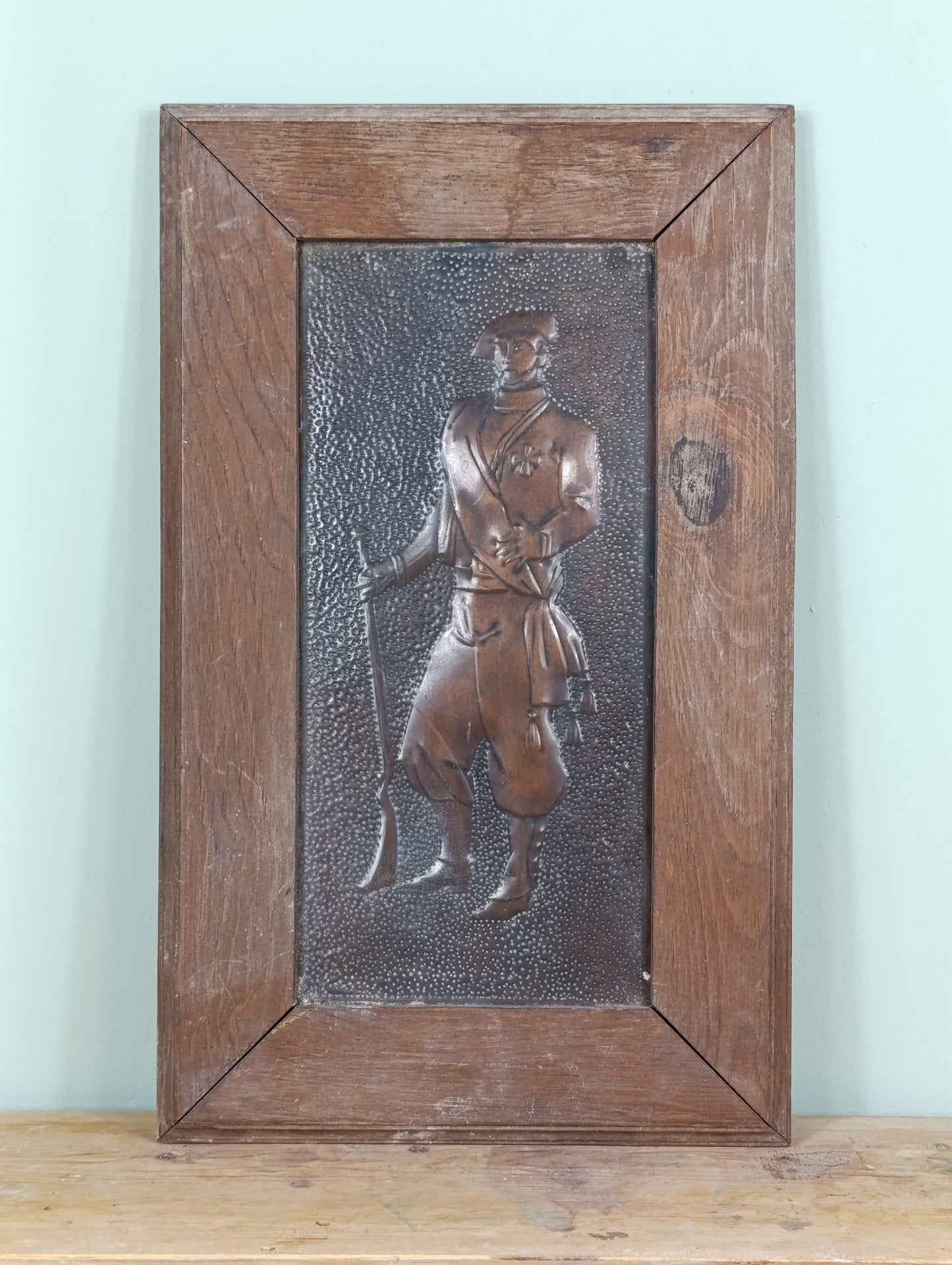 Cuadro de Cobre Repujado Figura Militar