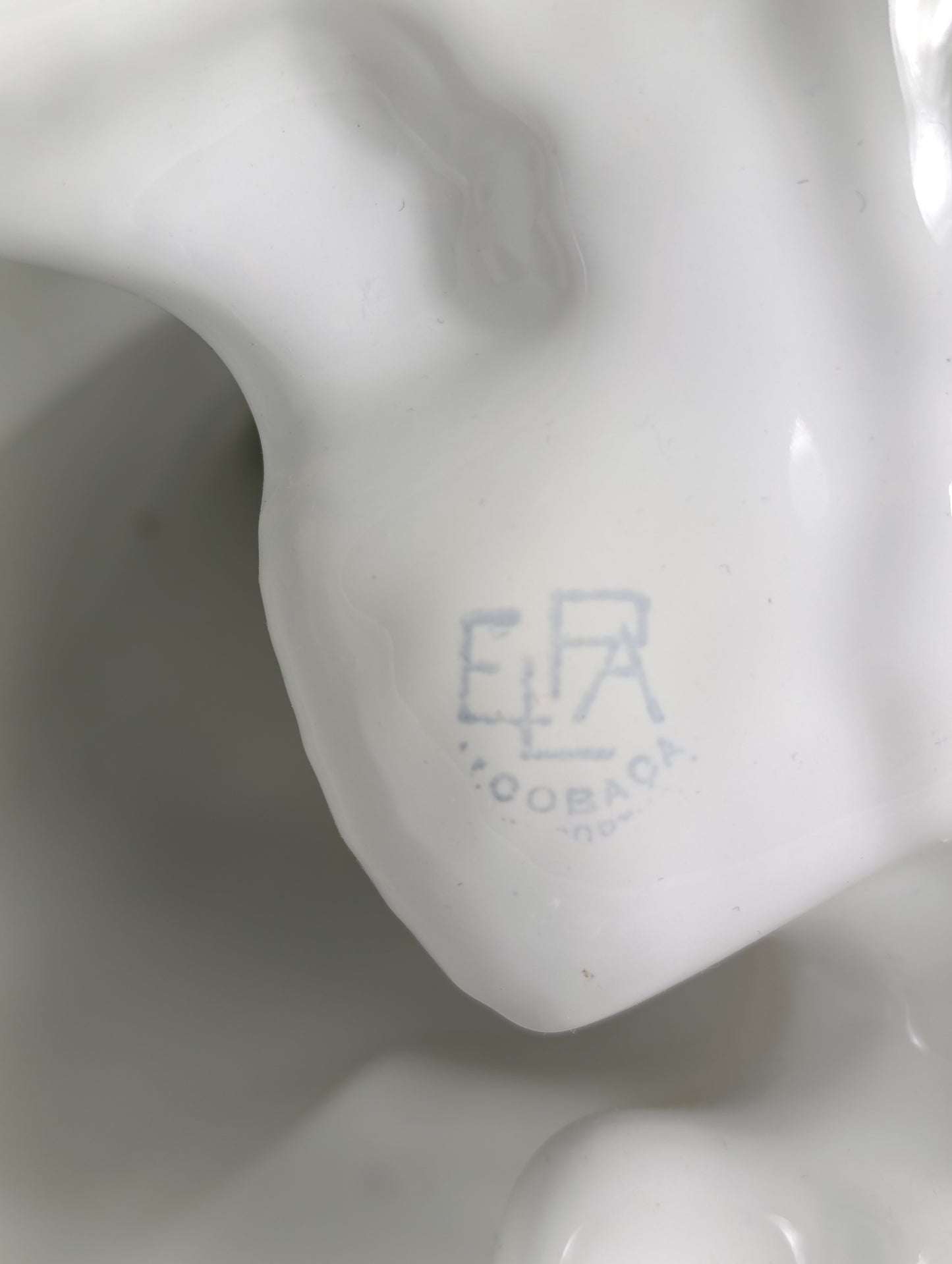 Figura de Porcelana Portuguesa | Marca Elpa