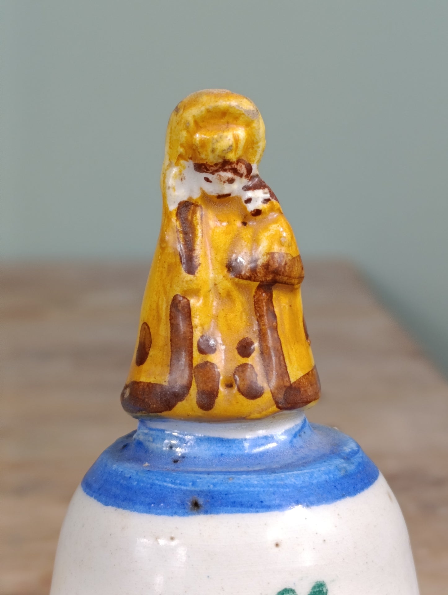 Campanita de cerámica de Manises | Virgen de los Desamparados | Recuerdo de Valencia