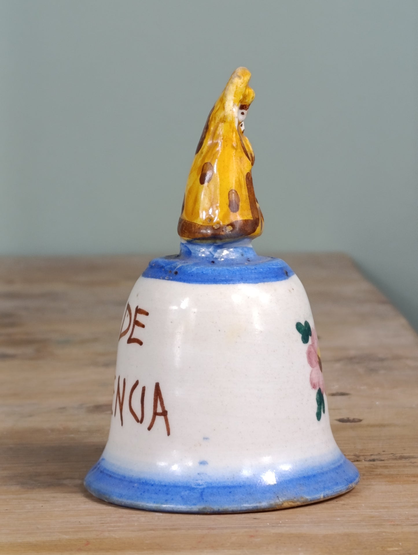 Campanita de cerámica de Manises | Virgen de los Desamparados | Recuerdo de Valencia