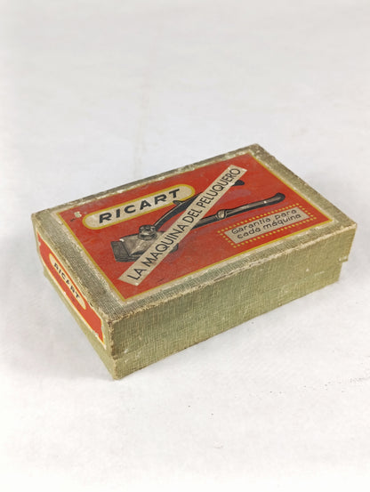 Antigua Máquina de Cortar Pelo Manual Ricart | Herramienta de Peluquería Vintage con Caja Original