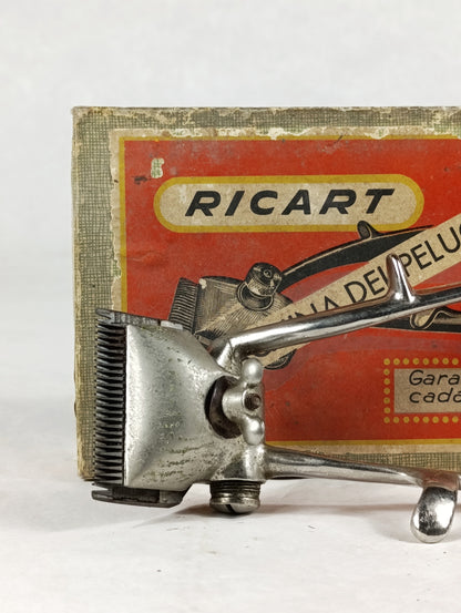 Antigua Máquina de Cortar Pelo Manual Ricart | Herramienta de Peluquería Vintage con Caja Original
