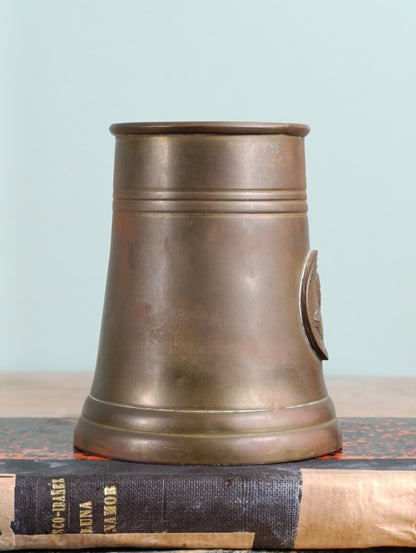 Copa de cobre bronceado en honor al General Jesús González Ortega