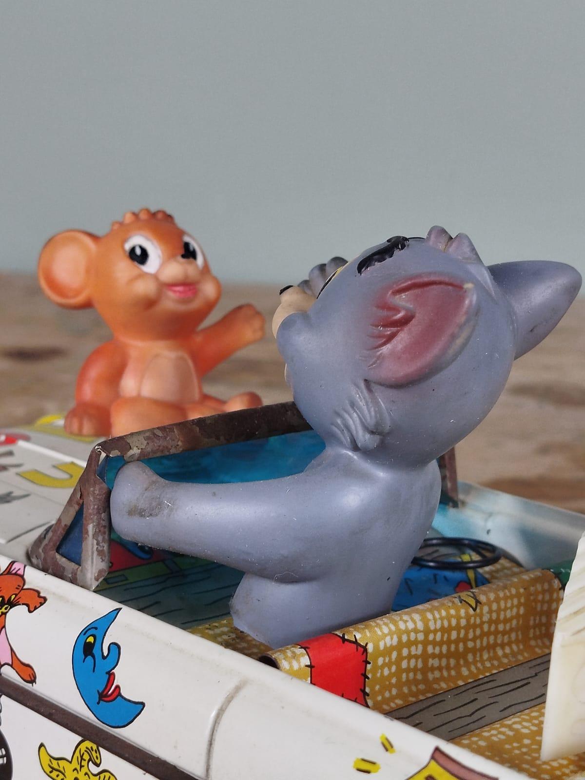 Coche de juguete Tom y Jerry marca Rico, años 60