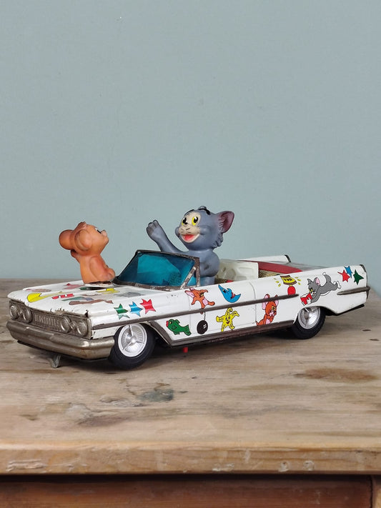 Coche de juguete Tom y Jerry marca Rico, años 60