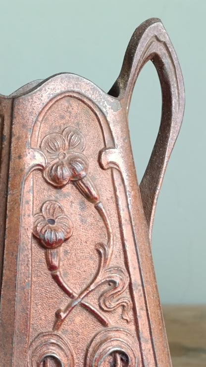 Tarro francés modernista | Metal en relieve | c.1900