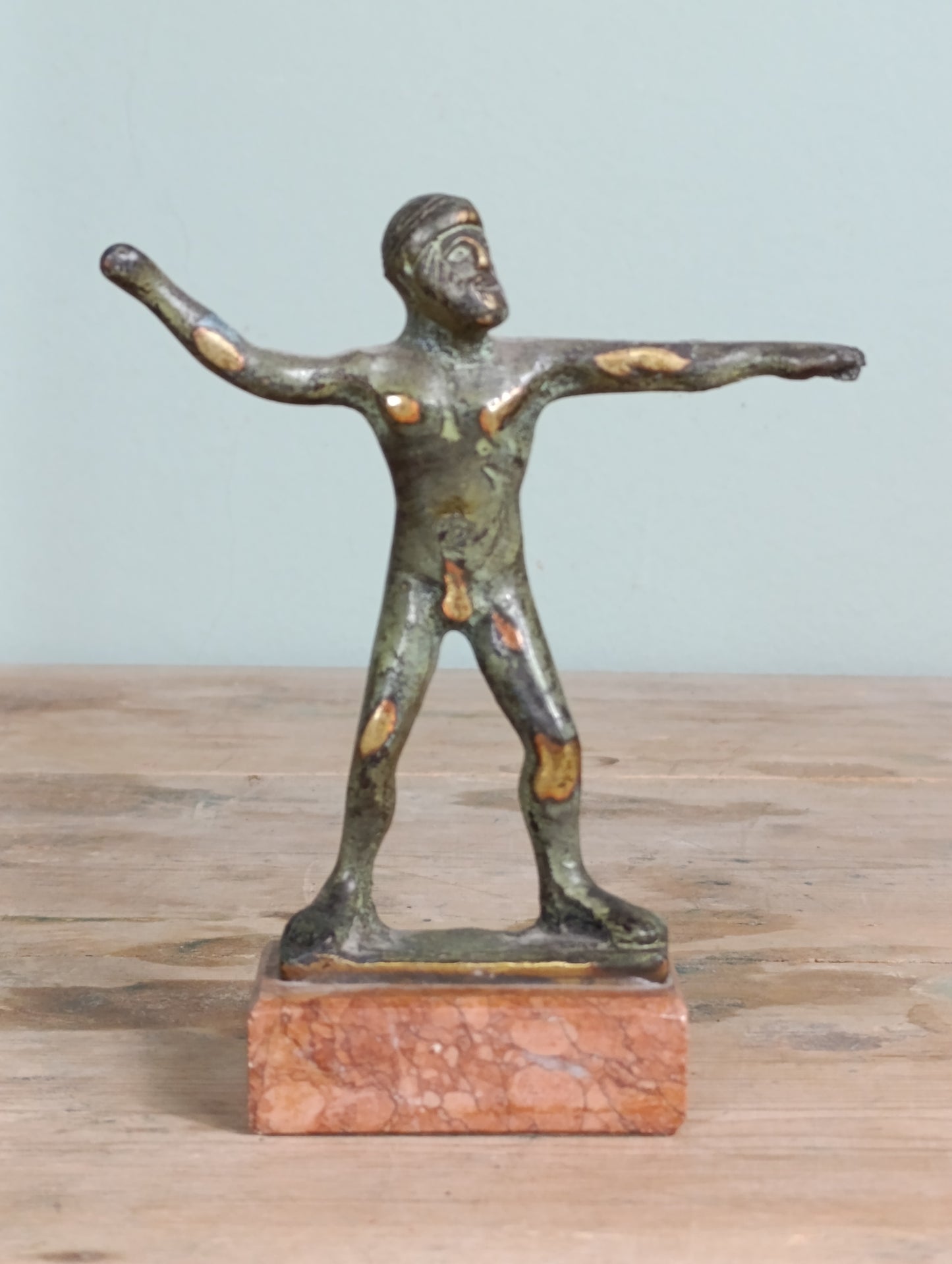 Figuras en Bronce: Diosa de las Serpientes y Zeus | Siglo XX