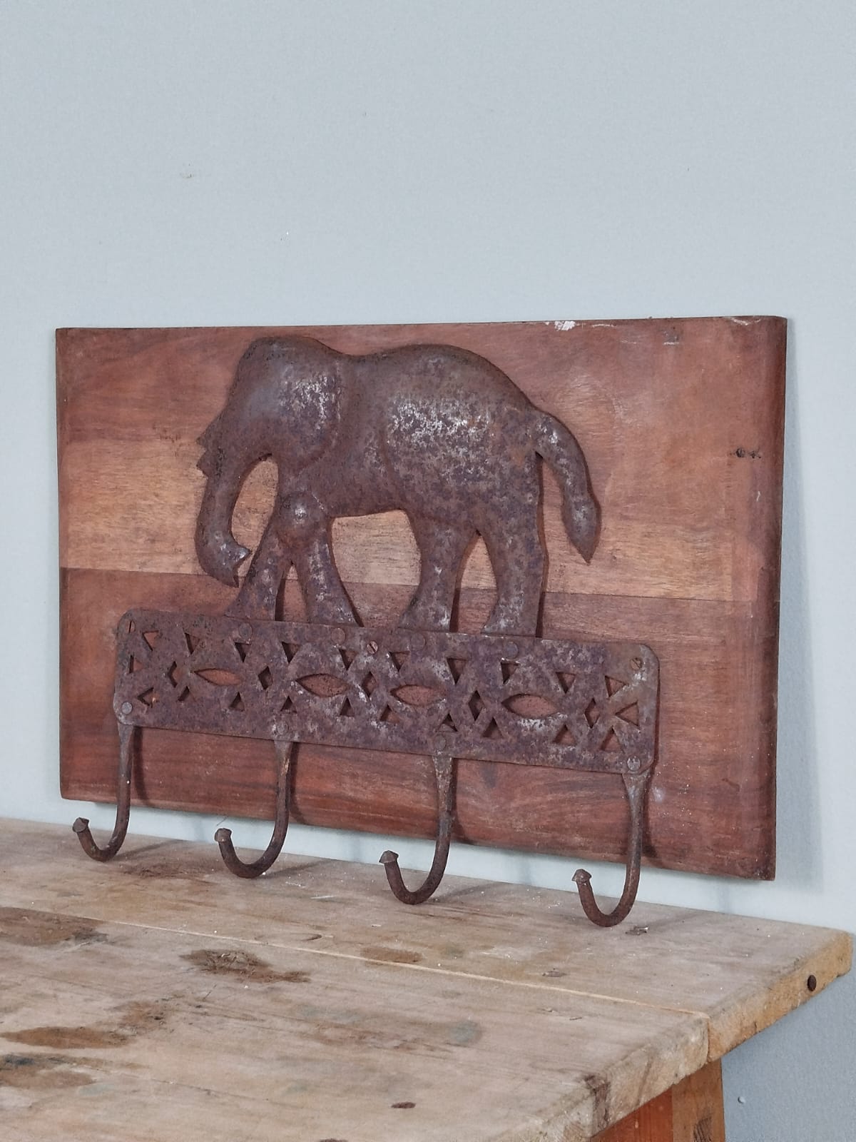 Perchero antiguo estilo indio