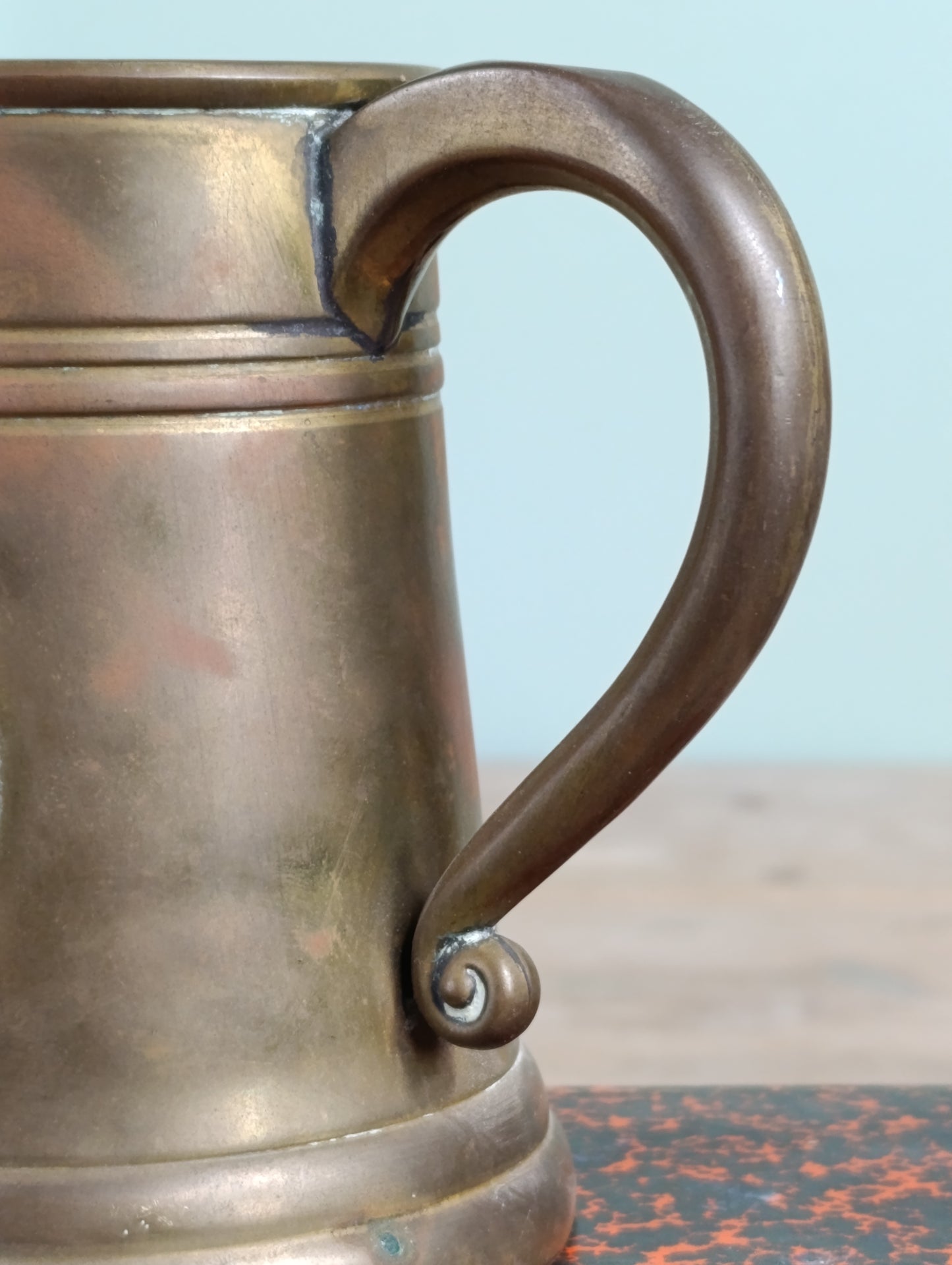 Copa de cobre bronceado en honor al General Jesús González Ortega