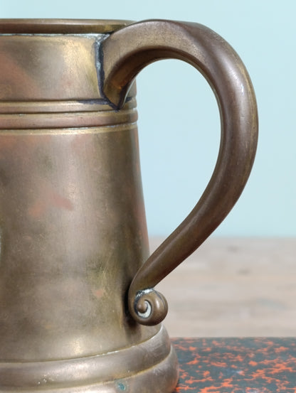 Copa de cobre bronceado en honor al General Jesús González Ortega