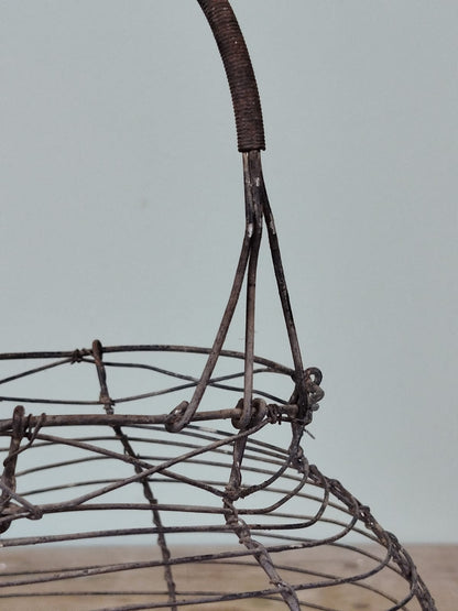 Cesta antigua para huevos | Alambre