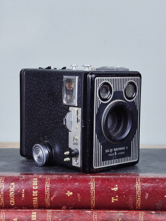 Cámara Brownie Six-20 Modelo E